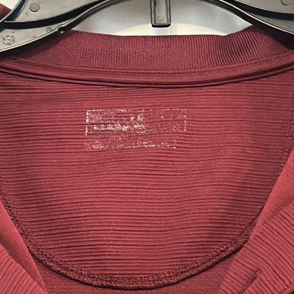 Red Polo Shirt with Short Sleeves and Textured Fabric - Picture 3 of 5